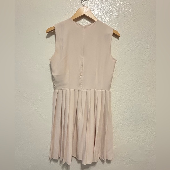 H&M Beige Sleeveless Pleated Dress S - Picture 7 of 10